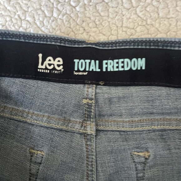 Lee Modern Spirit Total Freedom Bootcut - size 12 - Picture 2 of 4